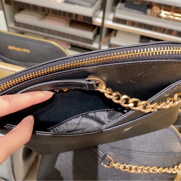 Michael Kors Jet Set Travel Medium Dome Crossbody - Picture 4 of 6